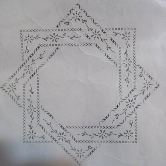 Jack Dempsey Needle Art White Quilt Blocks Lazy Daisy One Set of Six 18 X 18 NEW - Picture 8 of 11